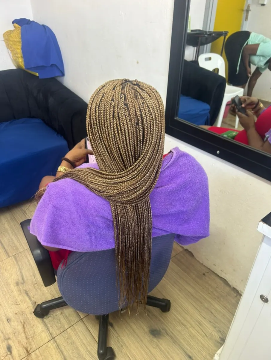 Knotless Braids photo 1