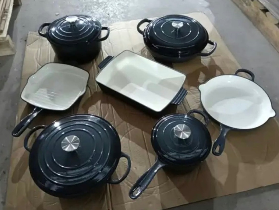 Cast iron pots set