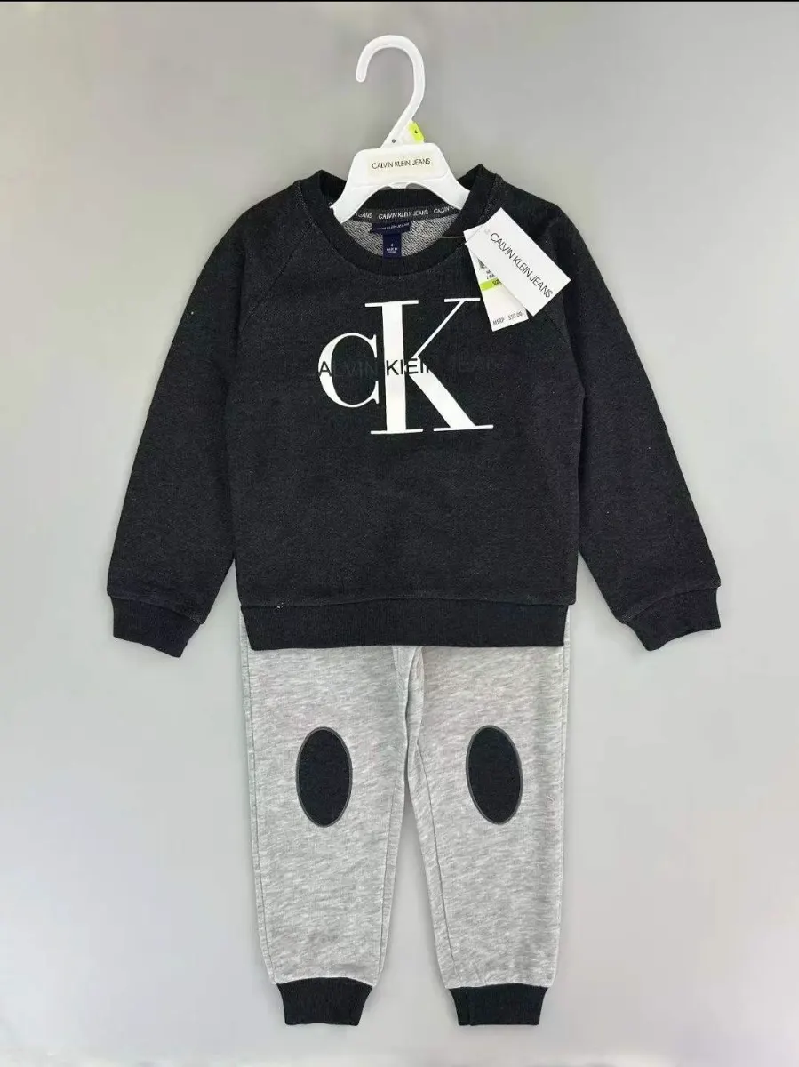 Kids tracksuit photo 1