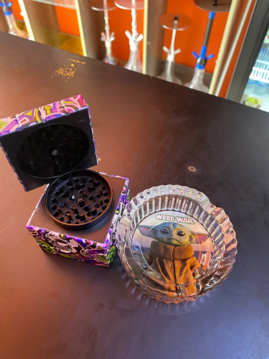 Crushers & ash trays